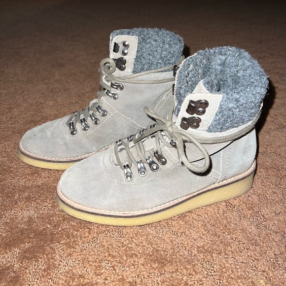 Hiking Boots - Urban Outfitters Gray Suede Gum Sole Winter - Picture 6 of 7